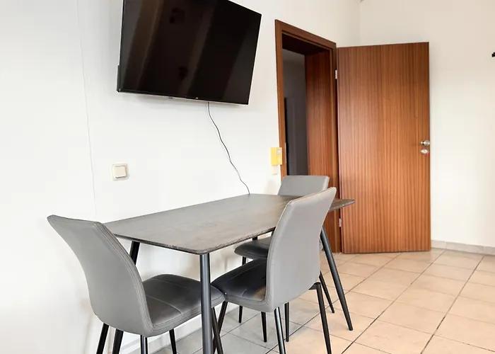 Modern Living Studios Karlsbad