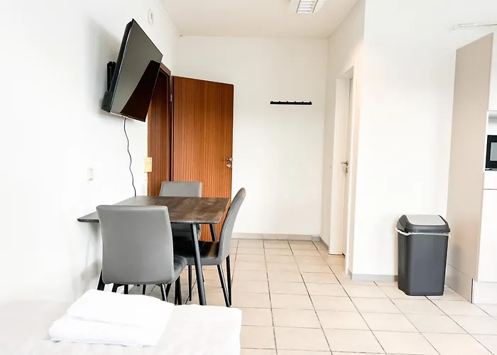 Modern Living Studios Karlsbad